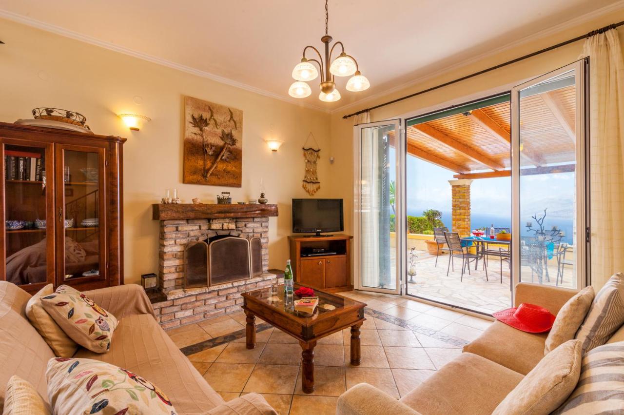 Beachfront Villa Victoras - With Private Beach Сидарион Экстерьер фото