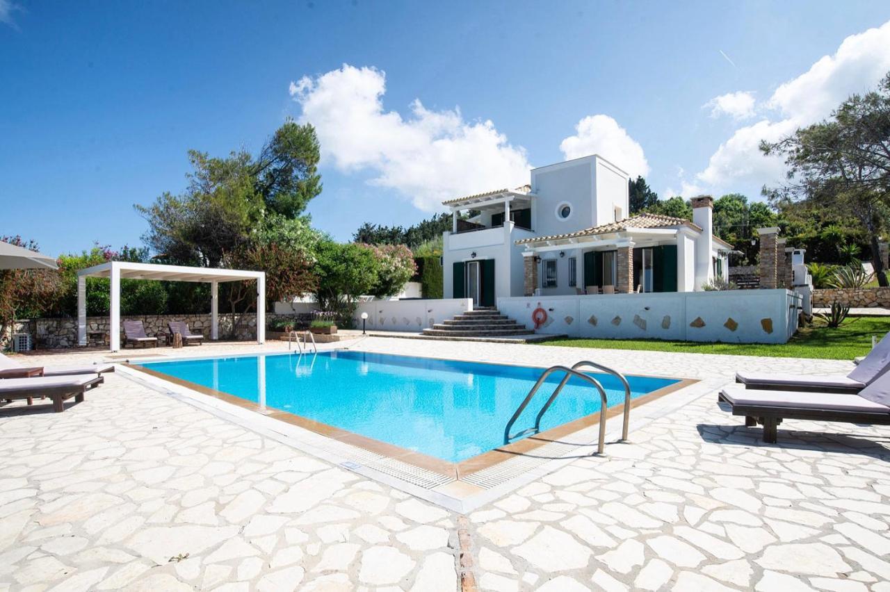 Beachfront Villa Victoras - With Private Beach Сидарион Экстерьер фото