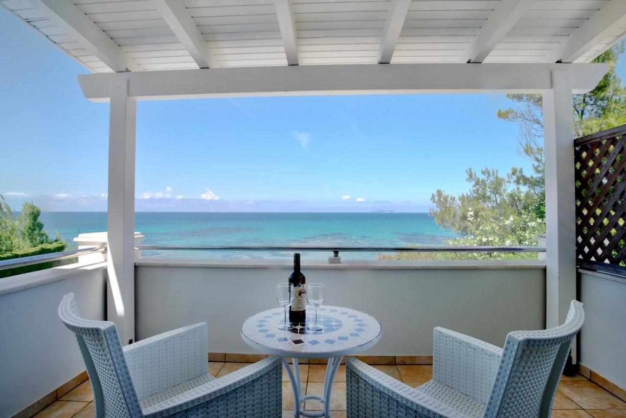 Beachfront Villa Victoras - With Private Beach Сидарион Экстерьер фото