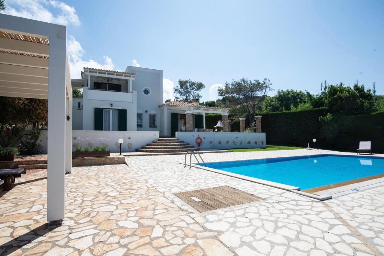 Beachfront Villa Victoras - With Private Beach Сидарион Экстерьер фото