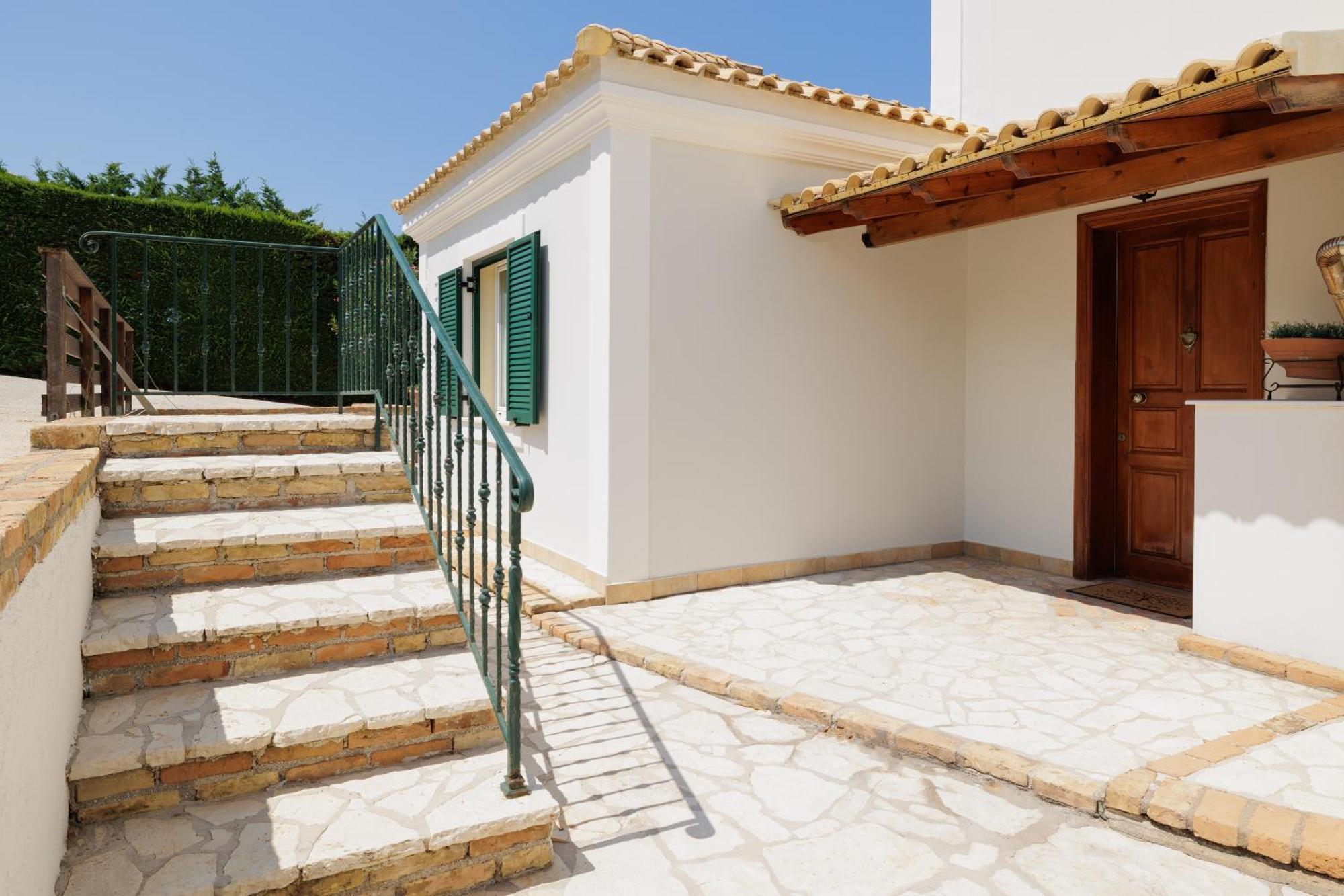 Beachfront Villa Victoras - With Private Beach Сидарион Экстерьер фото